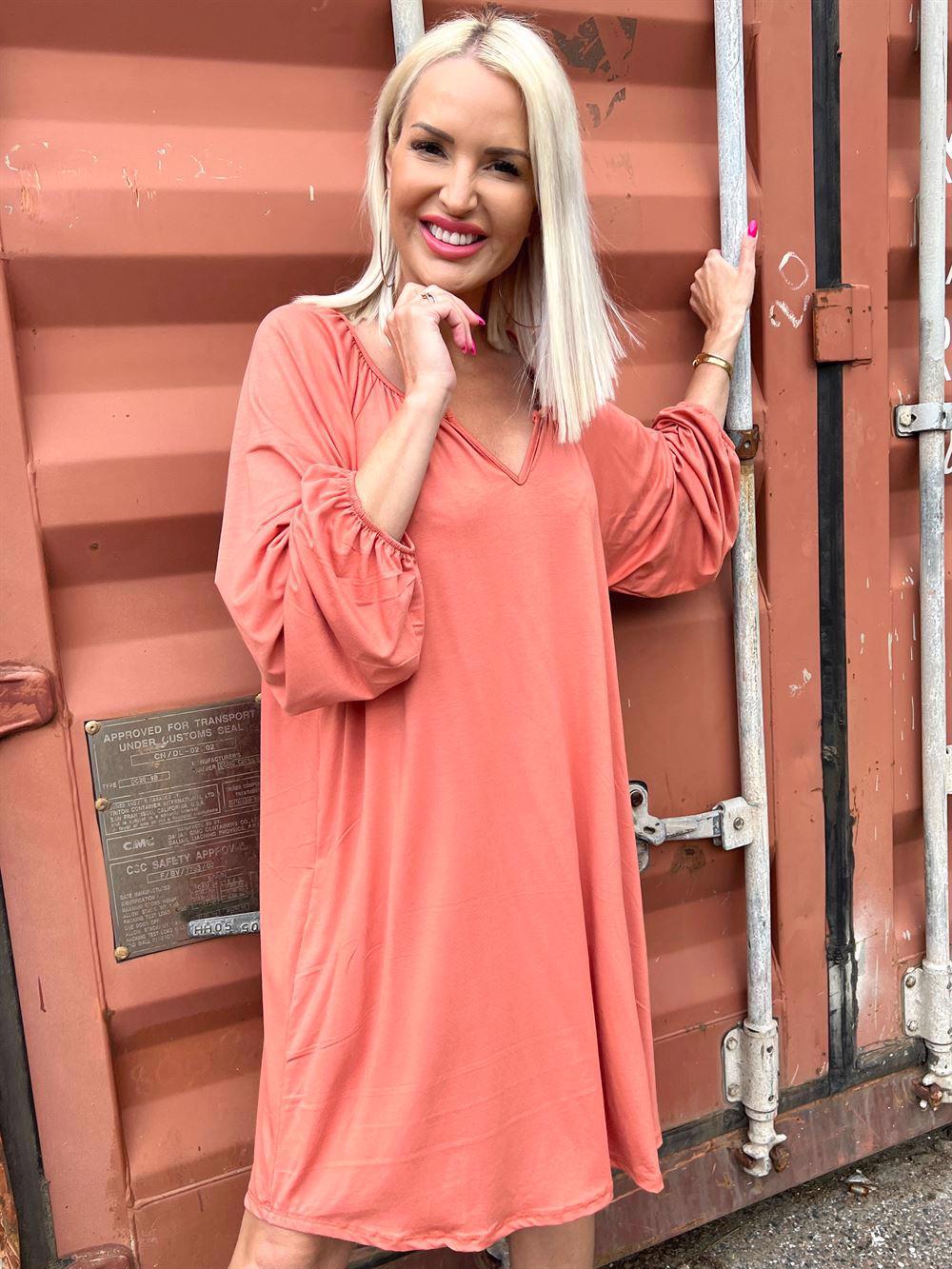 Anika - Enkel tunikakjole i elastik blød kvalitet